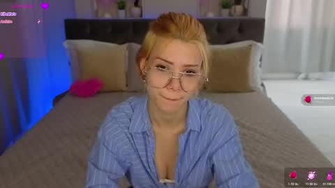 Snapshot of misssfoxyy chatting on March 29, 2026, 12:49 pm Miss Mila online show from March 29, 2026, 12:49 pm