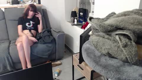 missthon online show from December 3, 2025, 1:53 pm