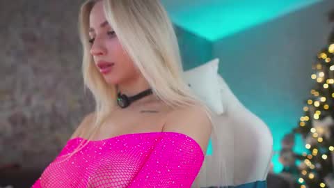 Eva online show from December 16, 2025, 9:20 pm