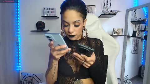 Veronica Rati  online show from April 7, 2026, 5:46 pm