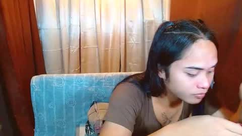 SweetViolet online show from November 16, 2025, 1:49 pm