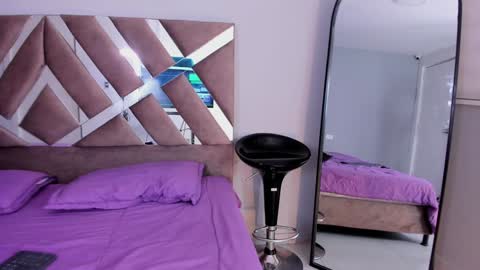 Miss online show from February 3, 2025, 7:42 pm