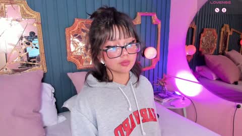 Snapshot of missy_taylor_ chatting on December 18, 2024, 8:14 pm Missy online show from December 18, 2024, 8:14 pm