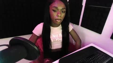 lauren online show from February 27, 2025, 5:04 pm