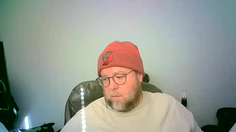 Mr. Happy online show from November 2, 2025, 6:43 pm