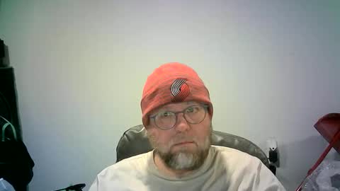 Mr. Happy online show from November 3, 2025, 6:47 am