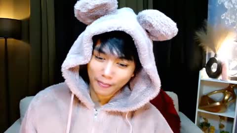 Snapshot of mister_officer chatting on December 8, 2024, 12:08 pm SAINT SACHI will make your day online show from December 8, 2024, 12:08 pm