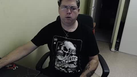 Snapshot of mistercoeur1 chatting on December 4, 2024, 8:23 am mistercoeur online show from December 4, 2024, 8:23 am