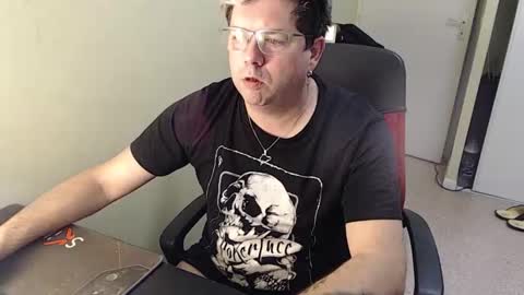 Snapshot of mistercoeur1 chatting on December 30, 2024, 4:40 pm mistercoeur online show from December 30, 2024, 4:40 pm