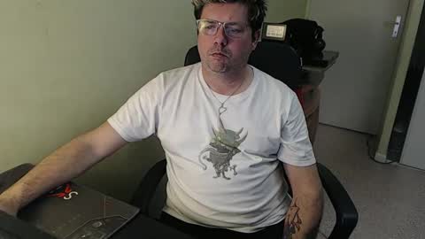 Snapshot of mistercoeur1 chatting on January 17, 2025, 4:47 pm mistercoeur online show from January 17, 2025, 4:47 pm