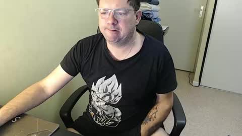 Snapshot of mistercoeur1 chatting on February 5, 2025, 8:11 am mistercoeur online show from February 5, 2025, 8:11 am