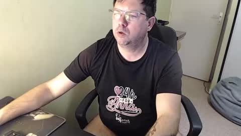 Snapshot of mistercoeur1 chatting on February 12, 2025, 8:06 am mistercoeur online show from February 12, 2025, 8:06 am