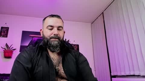 Snapshot of misterlov3r chatting on December 19, 2024, 10:21 pm misterlov3r online show from December 19, 2024, 10:21 pm