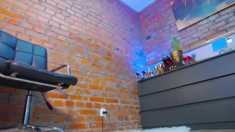 mistress_milana_ online show from January 1, 2025, 5:44 pm