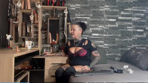 Mistress Mirybossy online show from December 18, 2024, 2:32 am