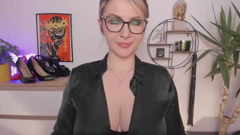 SANDY online show from December 4, 2024, 2:59 pm