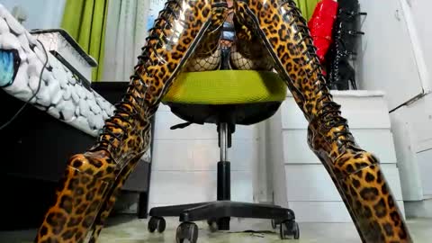 Tiffany online show from March 14, 2026, 10:15 pm