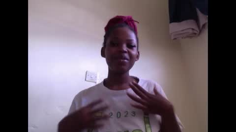 Snapshot of misty_shee chatting on April 22, 2026, 9:01 am misty_shee online show from April 22, 2026, 9:01 am