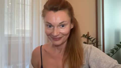 Snapshot of mistybarnes chatting on April 25, 2026, 3:09 pm MistyBarnes NONUDE MODEL online show from April 25, 2026, 3:09 pm