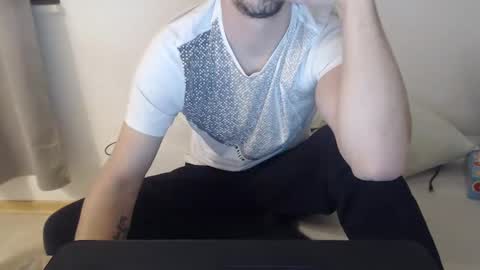 Snapshot of mitsch01 chatting on January 1, 2025, 9:41 pm Mitsch online show from January 1, 2025, 9:41 pm