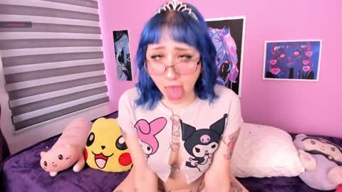Snapshot of miwaviolet chatting on February 6, 2025, 10:00 pm  Miwa Violet  online show from February 6, 2025, 10:00 pm