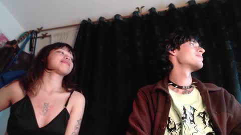 Snapshot of mixipeach chatting on February 12, 2026, 5:24 am Naomi and Nekorii online show from February 12, 2026, 5:24 am