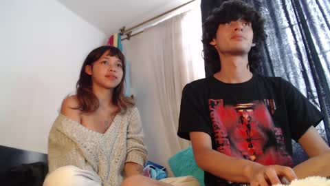 Snapshot of mixipeach chatting on March 31, 2026, 8:42 pm Naomi and Nekorii online show from March 31, 2026, 8:42 pm