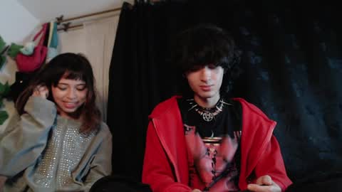 Snapshot of mixipeach chatting on April 5, 2026, 6:10 am Naomi and Nekorii online show from April 5, 2026, 6:10 am