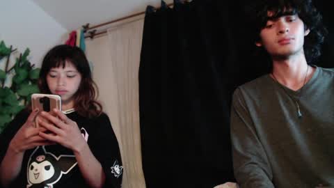 Snapshot of mixipeach chatting on April 7, 2026, 3:29 am Naomi and Nekorii online show from April 7, 2026, 3:29 am
