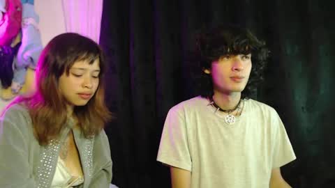 Snapshot of mixipeach chatting on April 14, 2026, 2:06 am Naomi and Nekorii online show from April 14, 2026, 2:06 am