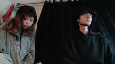 Snapshot of mixipeach chatting on April 15, 2026, 10:54 pm Naomi and Nekorii online show from April 15, 2026, 10:54 pm