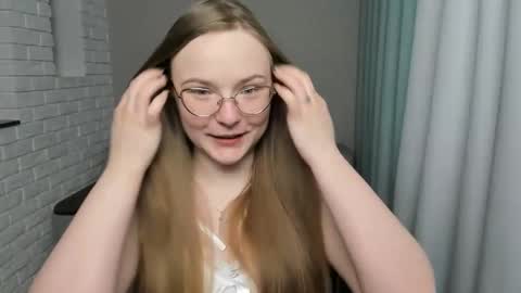 Miya online show from January 12, 2025, 10:34 am