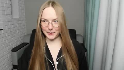 Miya online show from January 19, 2025, 10:17 am