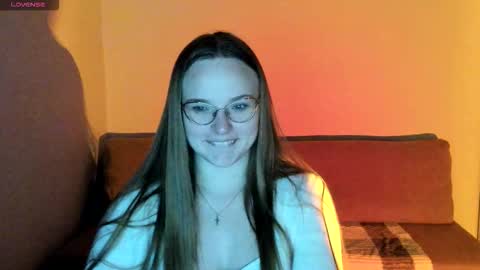 Miya online show from October 6, 2025, 6:27 pm