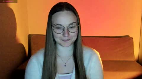 Miya online show from December 5, 2025, 5:20 pm