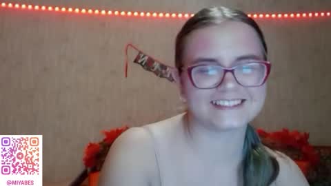 Milana online show from November 28, 2025, 5:15 pm