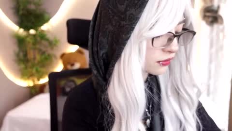 miyuki_wolf online show from February 27, 2026, 9:26 pm