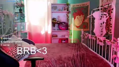 Snapshot of mizukinoyoru chatting on March 9, 2025, 12:09 pm Mizuki online show from March 9, 2025, 12:09 pm