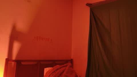 MoonLipson online show from March 25, 2026, 4:18 am