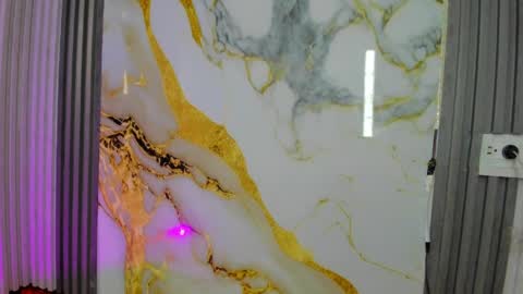 LUCRECIA   NEW ACCOUNT online show from April 3, 2026, 6:06 pm