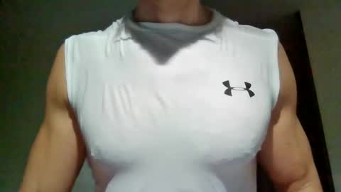 Snapshot of mmuscularman chatting on February 17, 2025, 6:20 am mmuscularman online show from February 17, 2025, 6:20 am