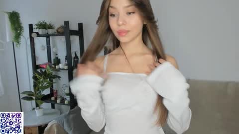 Snapshot of moanshade chatting on October 9, 2025, 1:09 pm CandyStacy online show from October 9, 2025, 1:09 pm
