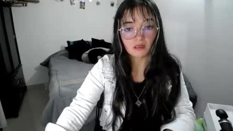 Sam online show from October 15, 2025, 10:26 am