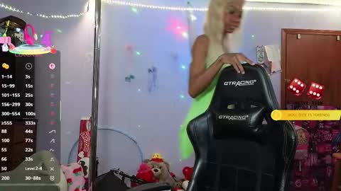 Snapshot of mocha_ chatting on February 23, 2025, 2:40 am MOCHA   JAMES THE NPC  online show from February 23, 2025, 2:40 am