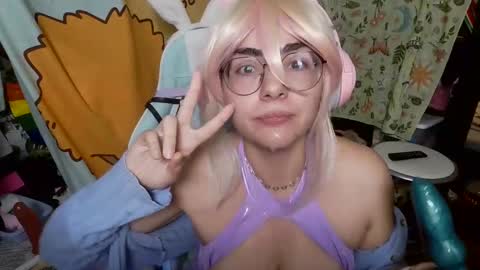 Snapshot of mochi_rainbow chatting on February 1, 2025, 11:16 pm The Mochi Rainbow Variety Show online show from February 1, 2025, 11:16 pm