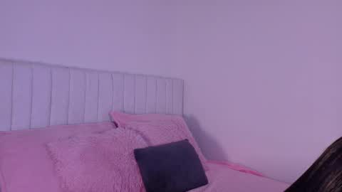 zoe ross online show from March 29, 2026, 7:03 pm