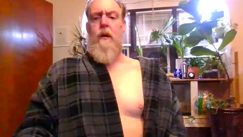 moeblick online show from November 25, 2025, 12:38 pm