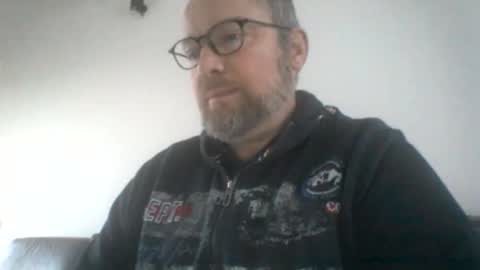 mofu781s online show from December 3, 2024, 7:21 am