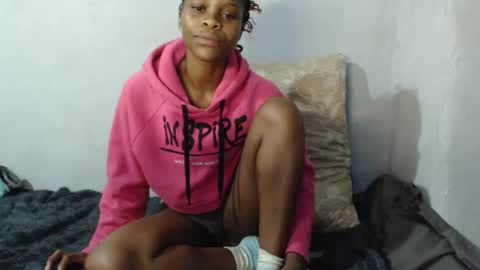 Snapshot of moghelslay chatting on May 31, 2026, 9:27 pm moghelslay online show from May 31, 2026, 9:27 pm