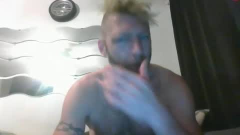 mohawklittle online show from May 14, 2026, 3:35 am